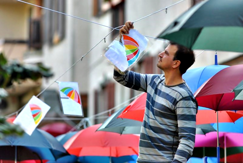 Máris pótolták az ellopott ernyőket - nem is akárhogy