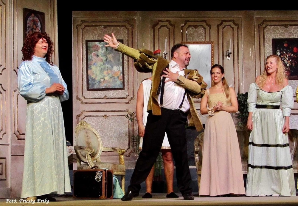 Eszeveszett primadonnák - ma kezdődik a tavaszi színházi évad