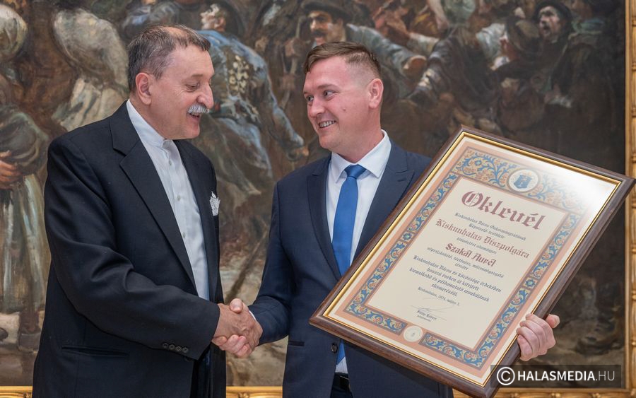 (►) Városnapi díszülés kitüntetésekkel (galéria)