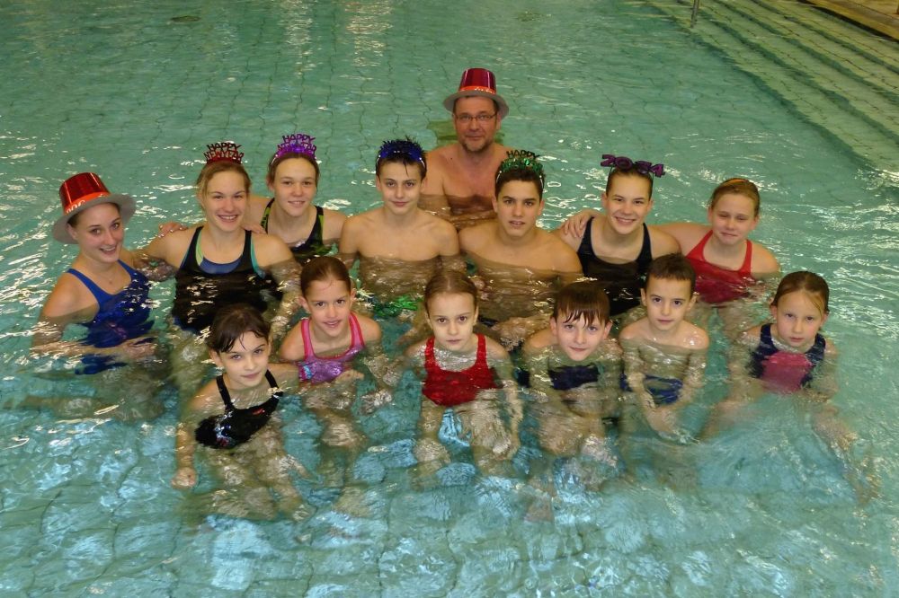 Ranglistavezető halasi úszók