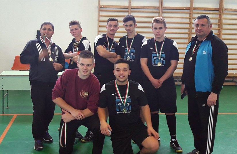 Aranyérmes az Esély focicsapata