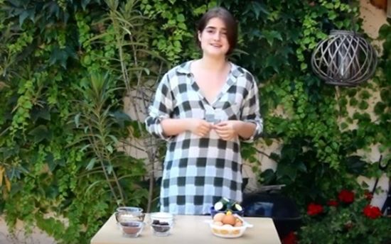 Önnek egy kattintás, neki egy turmixgép