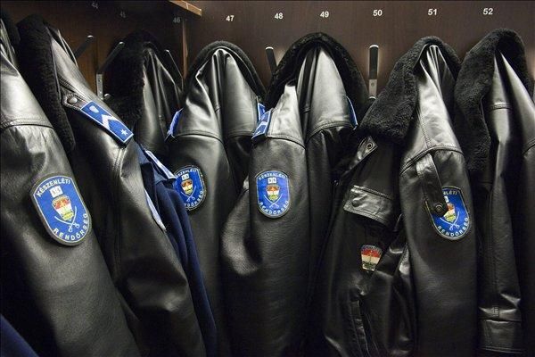 Tízezres zsarupótlék