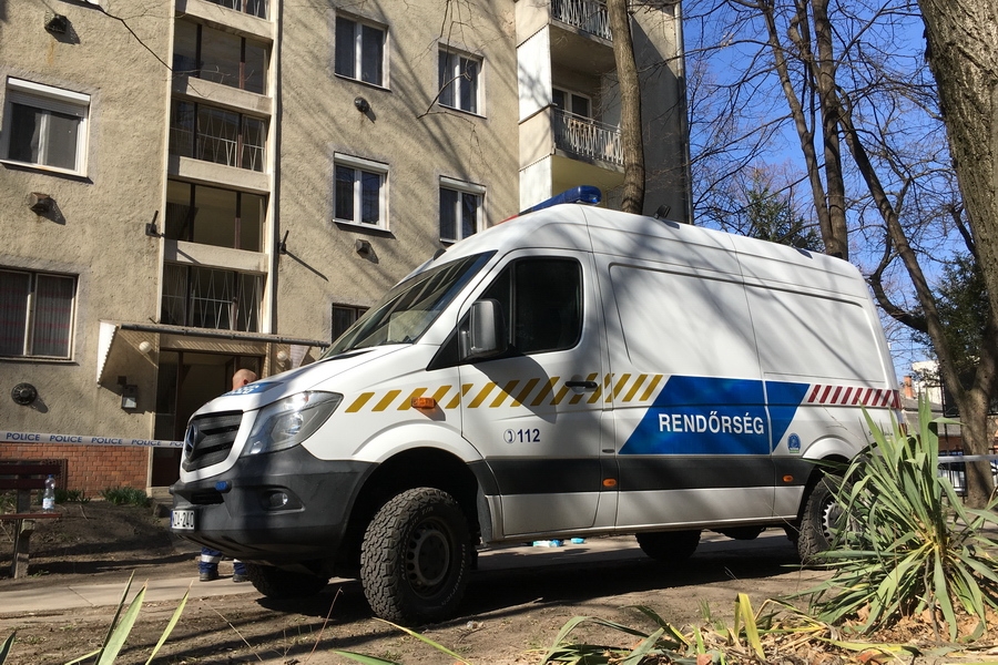 Emberölés a Kossuth utcai társasházban: egy 81 éves nő az áldozat (galéria)