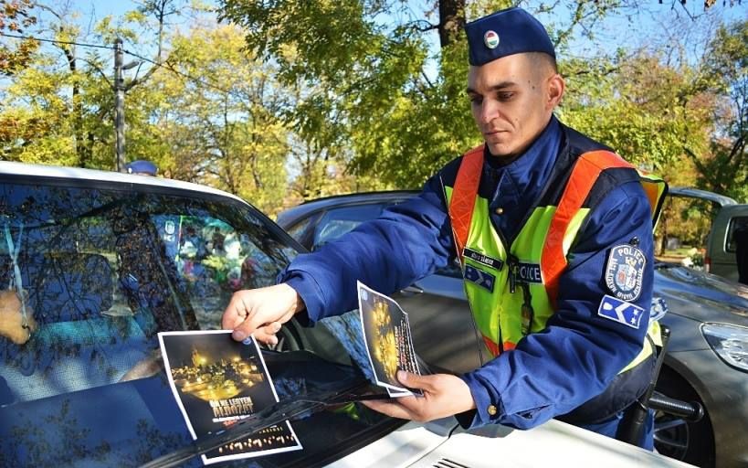 Fokozott rendőri jelenlét a temetőkben