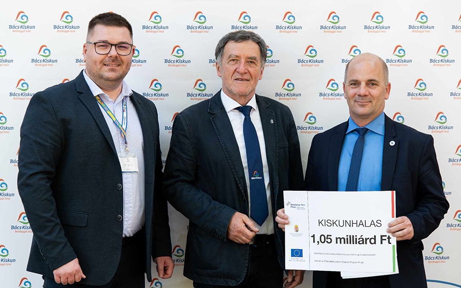 Bő 1 milliárdos halasi turisztikai fejlesztés aláírása