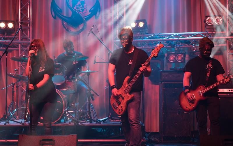 (►) Zúzós éjszaka volt