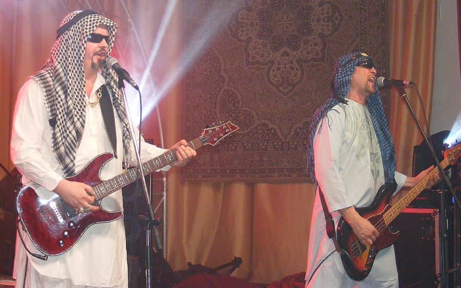 (►) Dübörgött a rock!