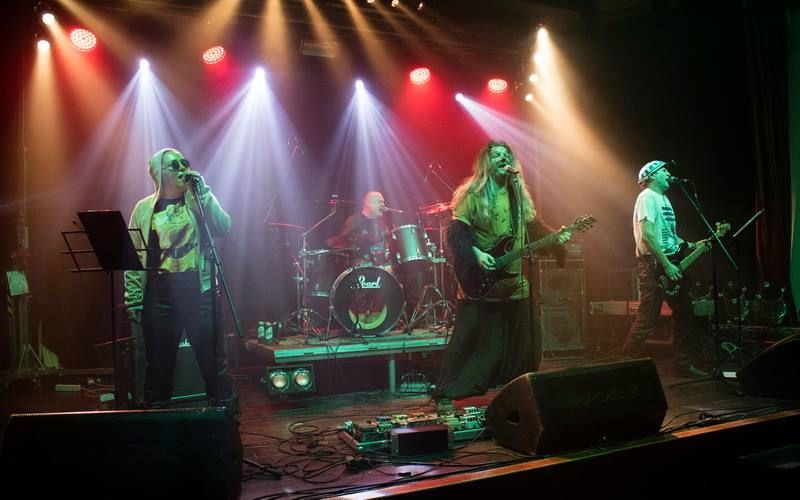 (►) Hajkuszálós Rockfarsang