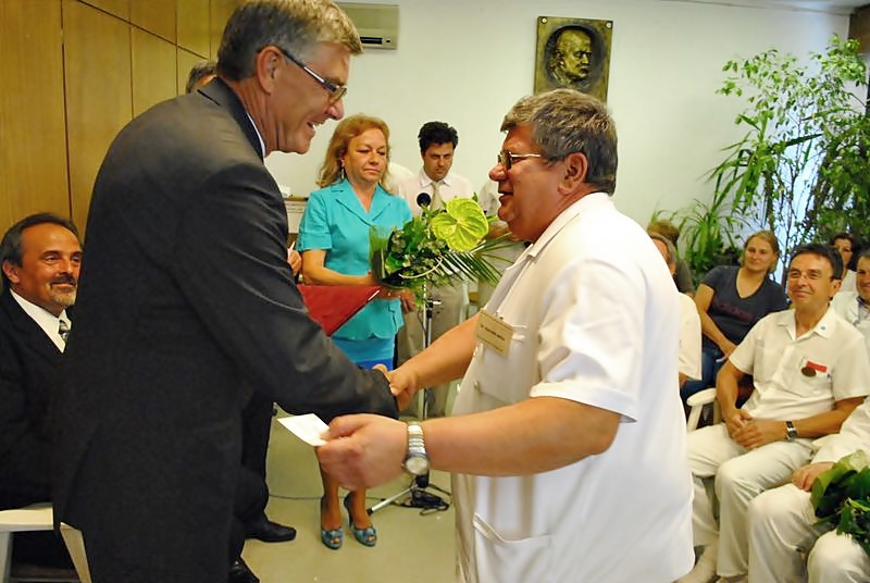 Miniszteri és városi kitüntetések a Semmelweis napon (videó)