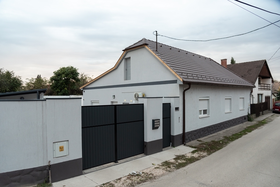 Korszerű lakhatási szolgáltatást kapnak a fogyatékossággal élők és a pszichiátriai betegek