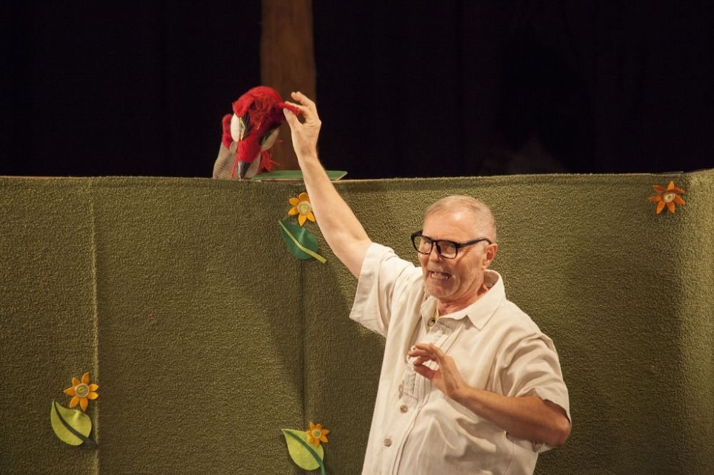 Bábok várták a kicsiket