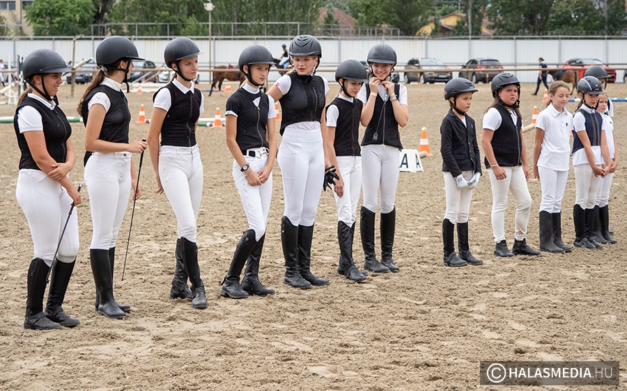 Lovassport: főleg vidékről érkeztek a szabadidős versenyre (galéria)