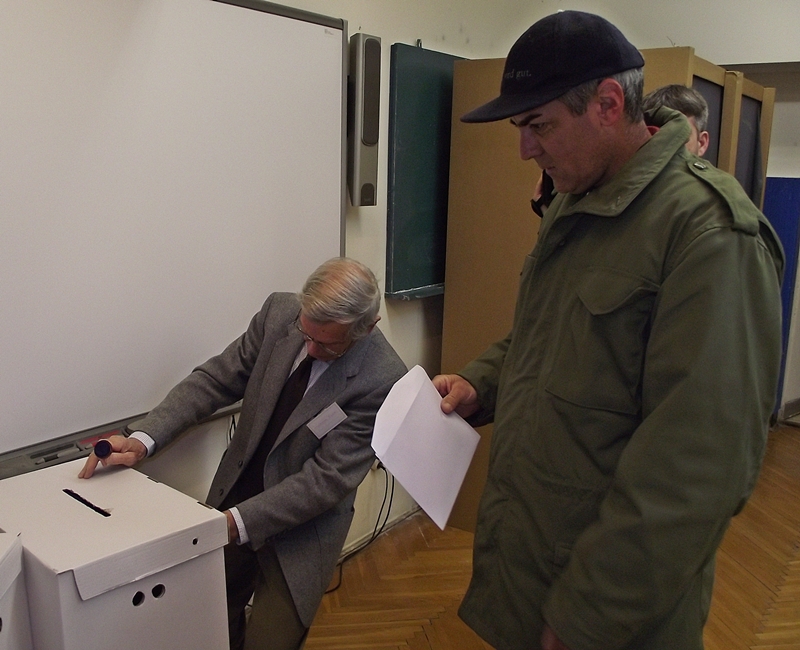 Egy óra alatt 354 halasi szavazó