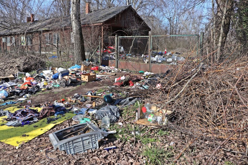 Már az úton is szemét van