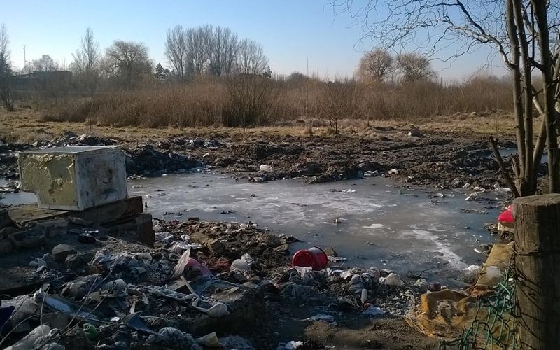 Temetői szemét és lopások