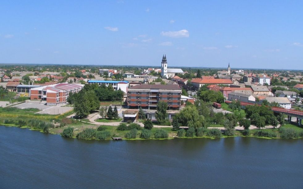 Szenttamásiak ismerkednek Halassal (videó)