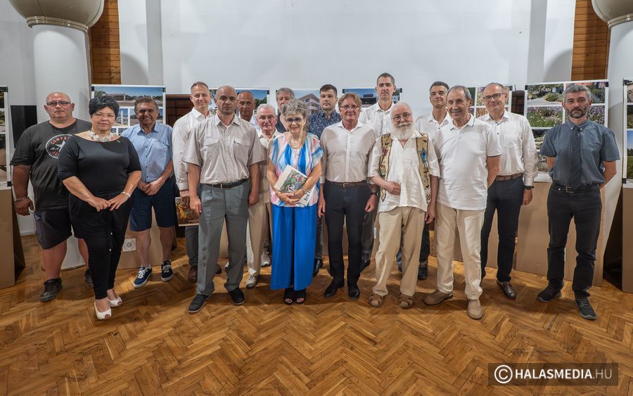 Sok a szép ház virágos városunkban - díjaztak a városvédők (galéria)