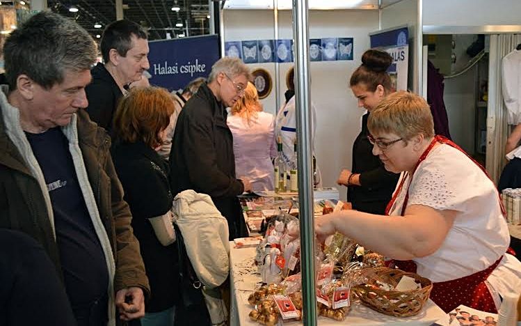 Népszerű a halasi stand