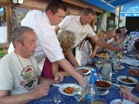 Szerb látogatás jó visszhanggal