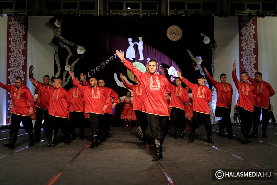 Keressük a tanév legjobb szalagavatós táncát