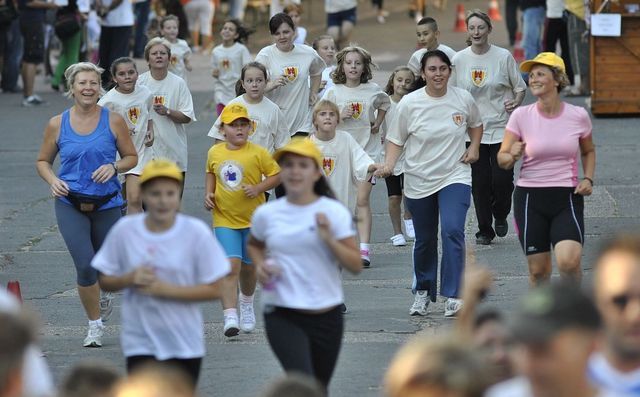 Közel ezren futottak a főtéren (galéria)