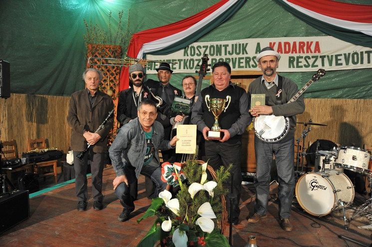 A Szürkeverebek Halason