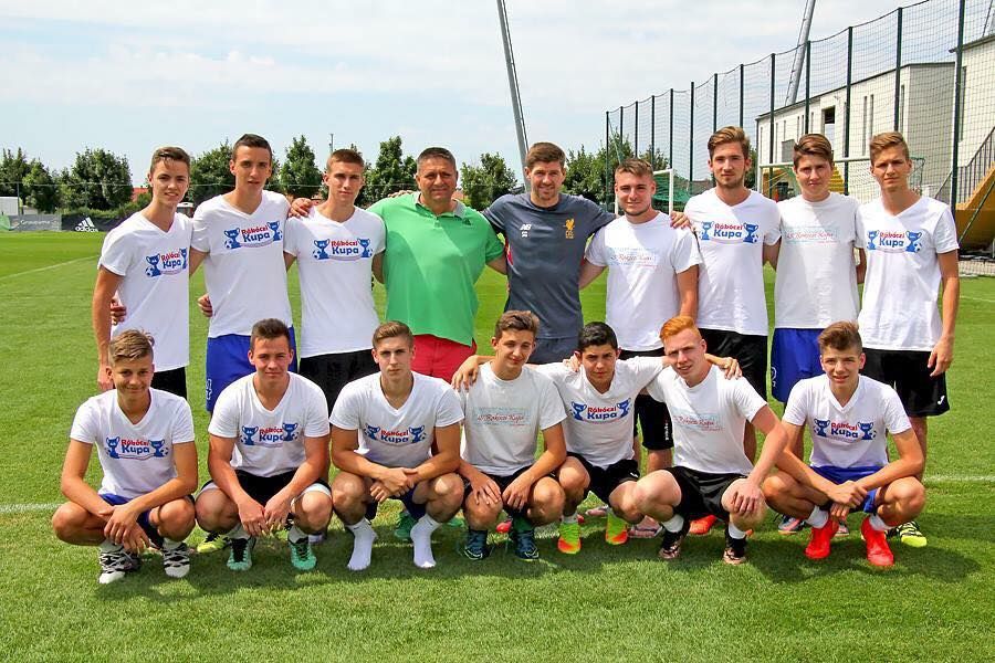 Világsztárral találkoztak a tekós focisták