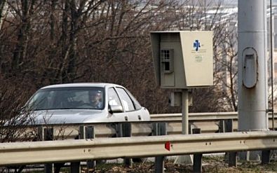 Fix traffi lesz a temetőnél