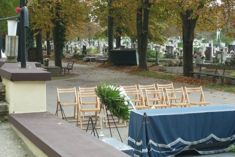 Temetés saját kezűleg (videóval)