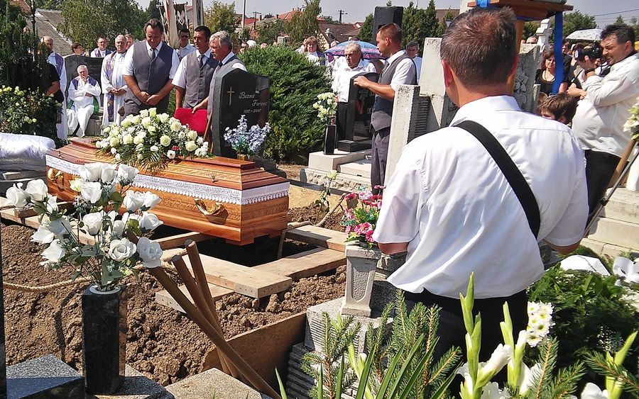 Szentmise lesz Szekeres Mihály atyáért