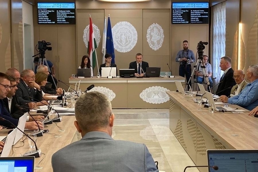 Helyi adók, kórházi beszámoló – képviselő-testületi ülés lesz Halason