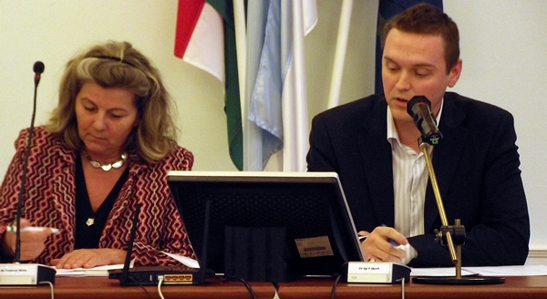 Hatpercenként döntöttek