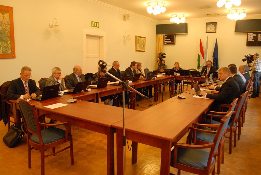 Városi ingatlant kapnak a hitesek