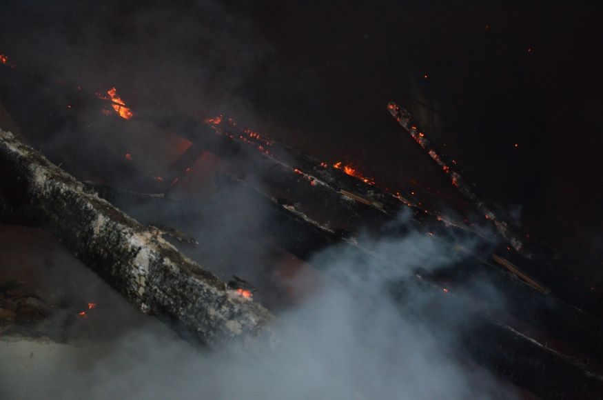 Égett a melléképület