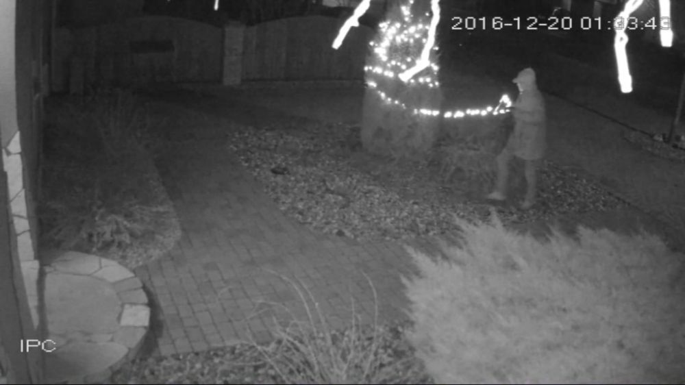 (►) Van még egy égősor-tolvaj