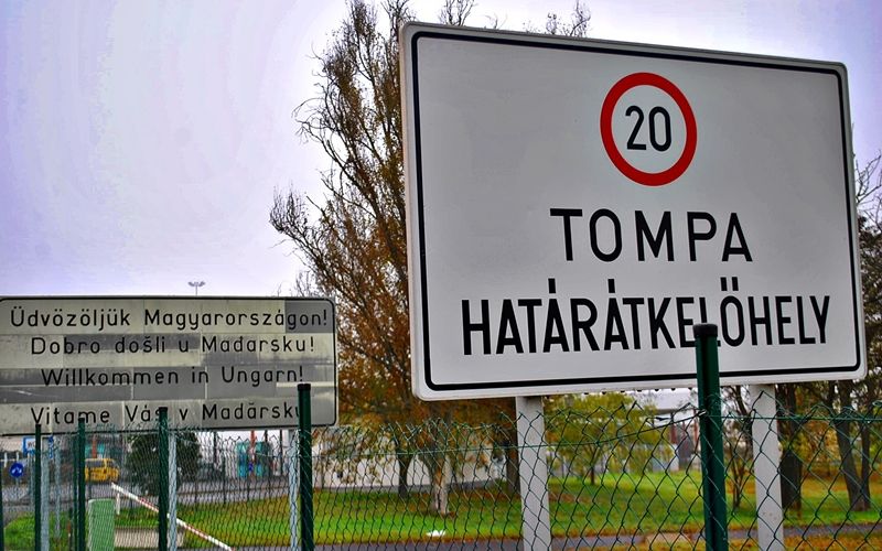 Éles lőszerek és fegyverek Tompán