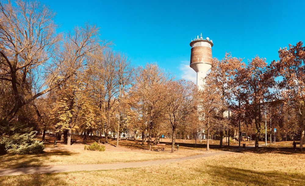 (►) Szivárgott a víz a toronyból