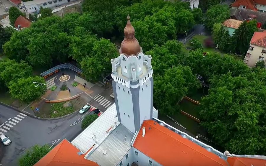 (►) Így még biztos nem látta Halast