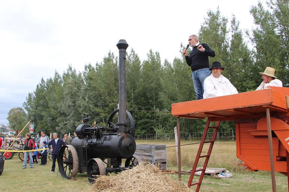 Traktor- és gépbörze Halason