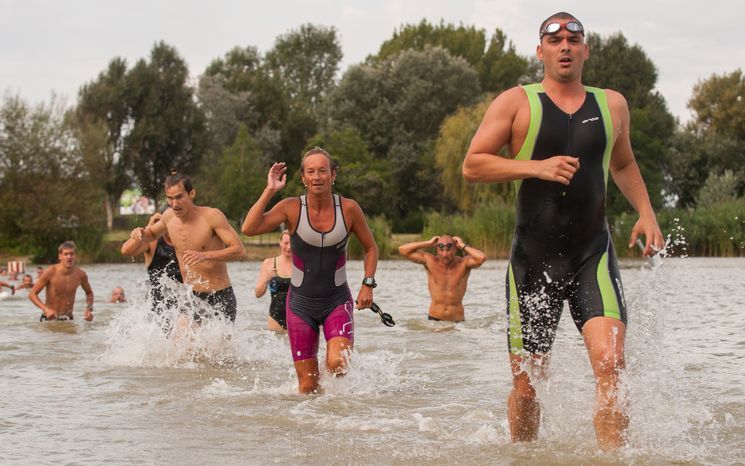 Majd félszáz nevező a triatlonra