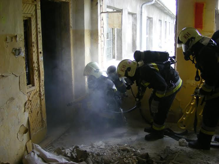 Négy sérült a szovjet laktanyában