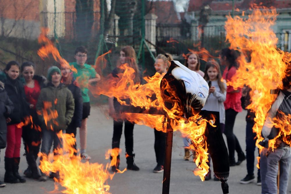Jöhet a tavasz, elűzték a telet