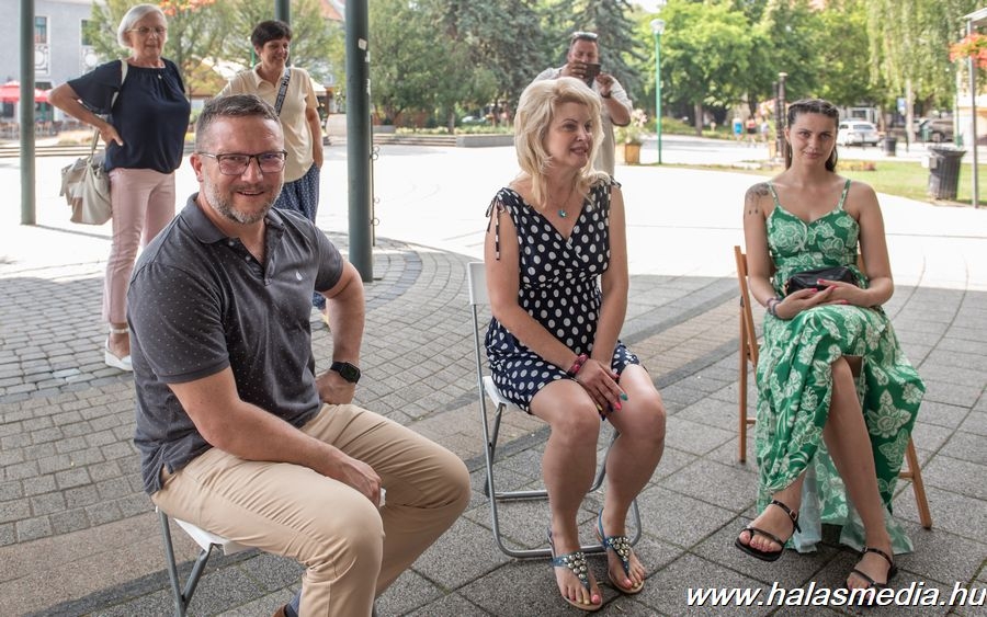 Kell Egy Esély (galéria)