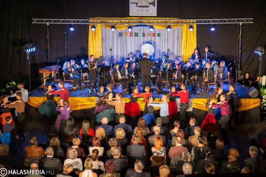 A teljes újévi koncert a Halas TV műsorán