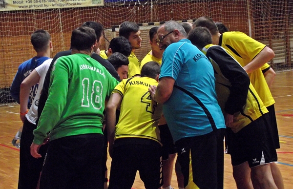 Folytassátok, fiúk!