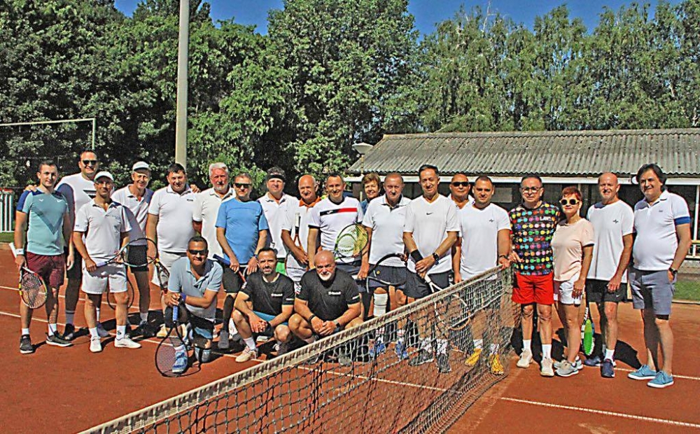 Urológusok üléseztek és teniszeztek Kiskunhalason