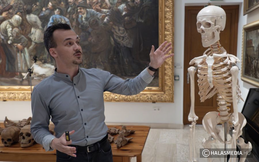 A csontok árulkodnak hozzáértő kézben (galéria)