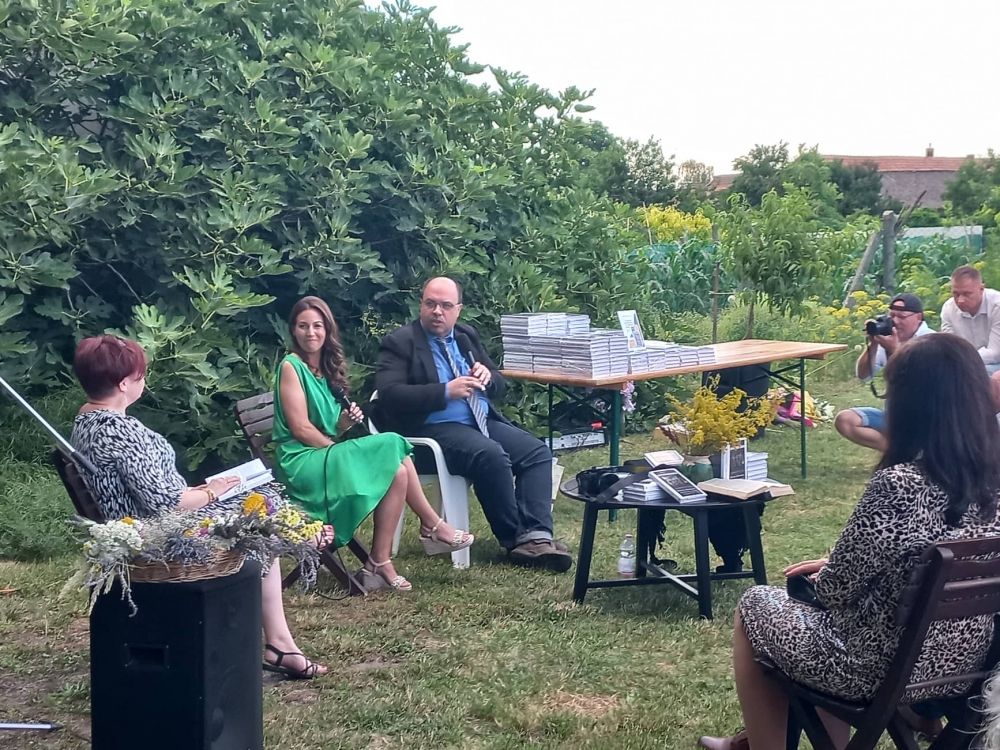 Halasi regény született