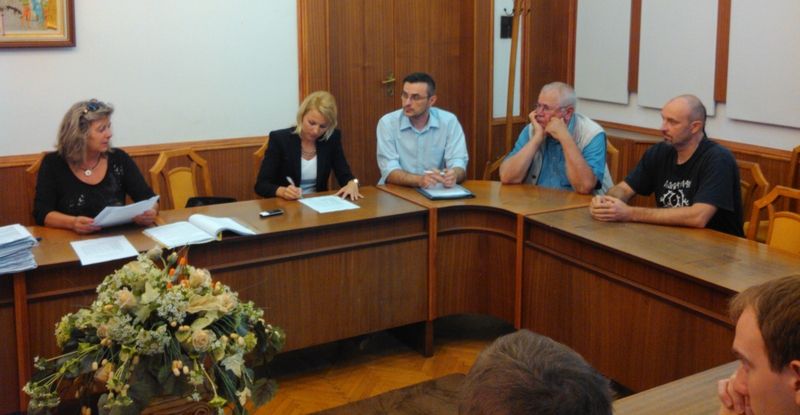 Jekő még nem mondhatott volna le